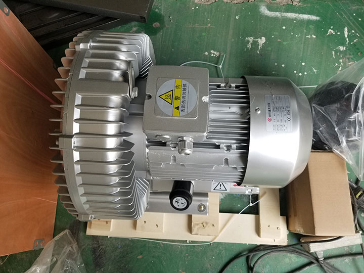 用于家具制造的專業(yè)數(shù)控木雕機(jī)