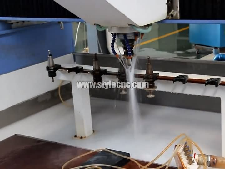 花崗巖和大理石數(shù)控石材切割拋光機(jī) 花崗巖和大理石數(shù)控石材切割拋光機(jī)