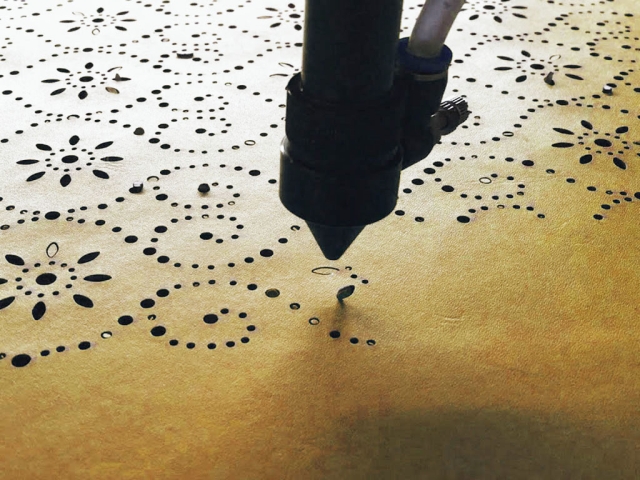 自動送料布料皮革激光切割機 自動送料布料皮革激光切割機