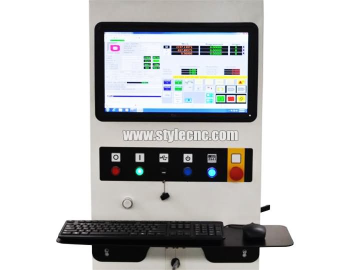 工業五軸數控雕刻機用于 3D 銑削