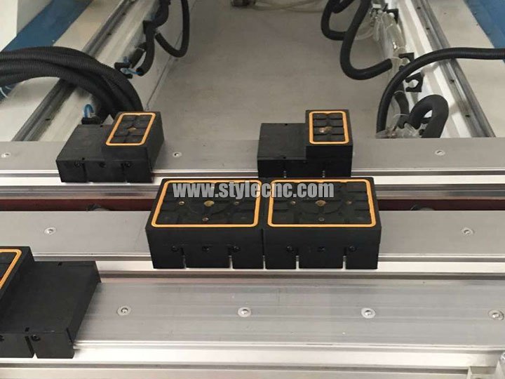 用于家具銑削、切割、鉆孔的 PTP數控雕刻機