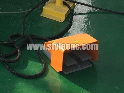 定制家具數控雕刻機的踏板控制