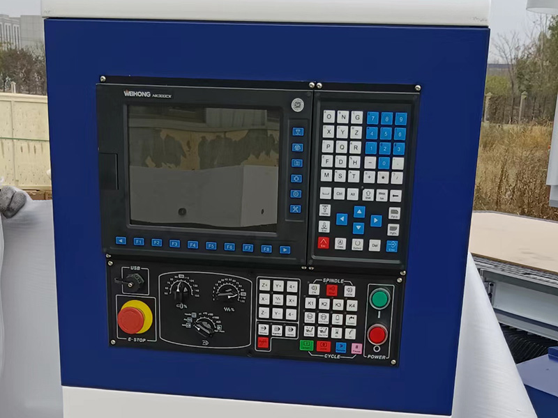 4x8 帶換刀裝置的自動換刀數(shù)控木雕機(jī)