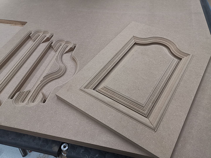 4x8 帶換刀裝置的自動換刀數(shù)控木雕機(jī)