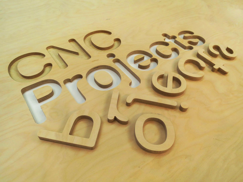 數(shù)控雕刻機(jī)用于木質(zhì)標(biāo)牌制作項(xiàng)目