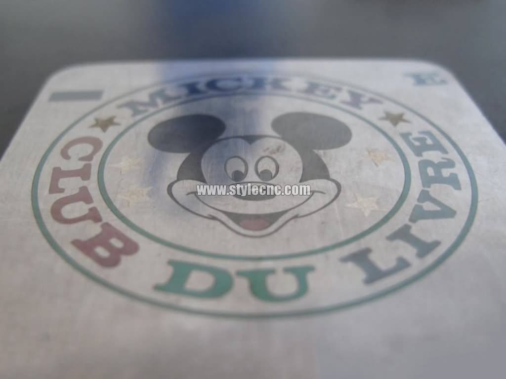 MOPA光纖激光雕刻機(jī)在不銹鋼上打標(biāo)顏色