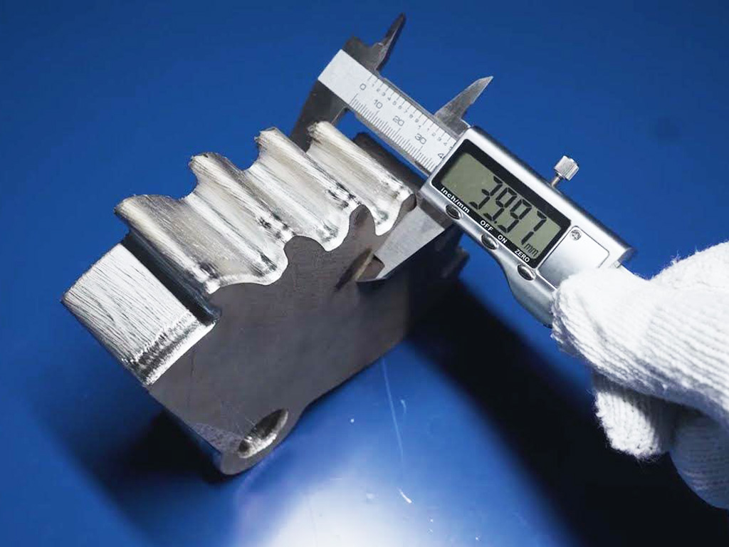 60,000W 超高功率光纖激光切割 40mm 不銹鋼零件