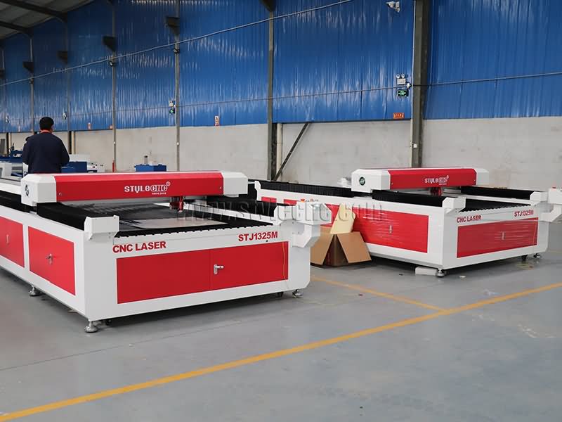 阿曼混合木材和鋼材激光切割機