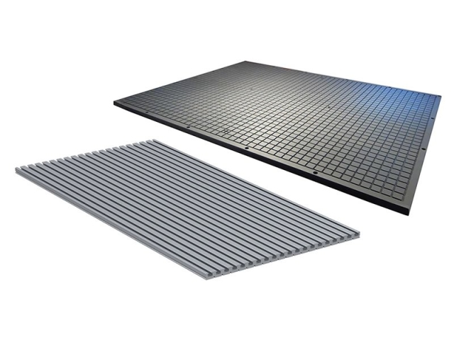 如何選擇數(shù)控雕刻機的真空工作臺和 T 型槽工作臺？