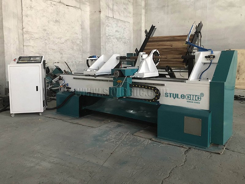 自進料數控木工車床