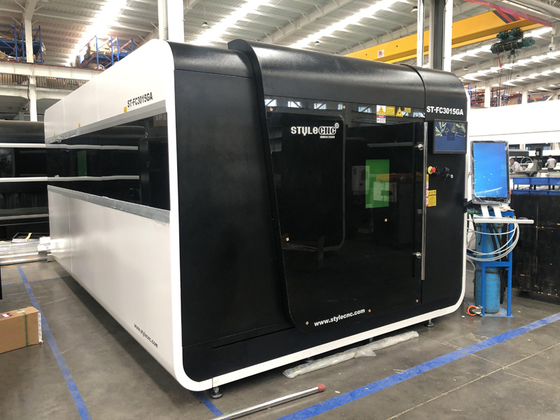 ST-FC美國3015GA全自動精密數控光纖激光金屬切割機