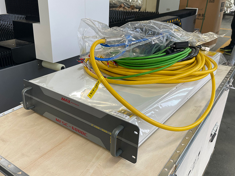 6000W MAX 光纖激光發(fā)生器