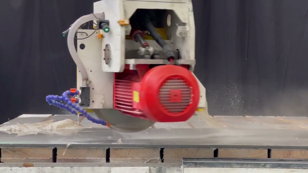 適用于廚房臺(tái)面和梳妝臺(tái)面的四軸數(shù)控橋切機(jī) 適用于廚房臺(tái)面和梳妝臺(tái)面的四軸數(shù)控橋切機(jī)